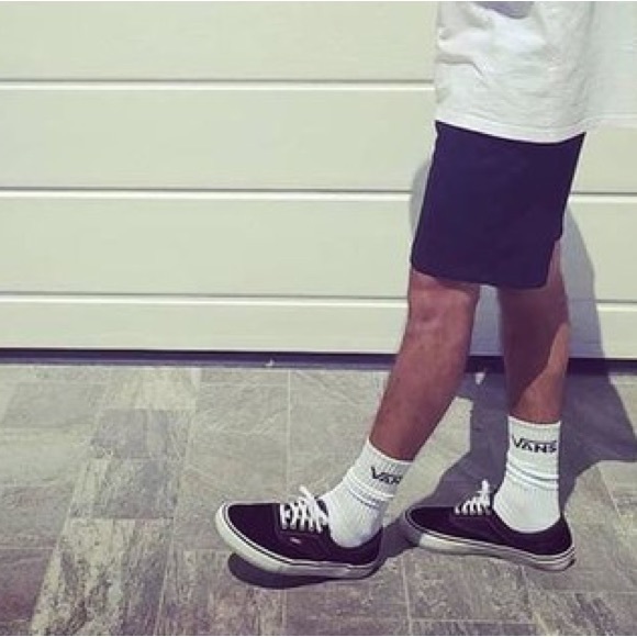 Vans Authentic Solid Canvas Skateboard Sneaker With Contrast Stitching - Picture 9 of 9